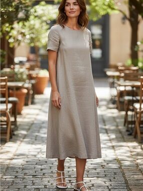 Marc Fisher White Strappy T‑Bar Square Toe Sandals